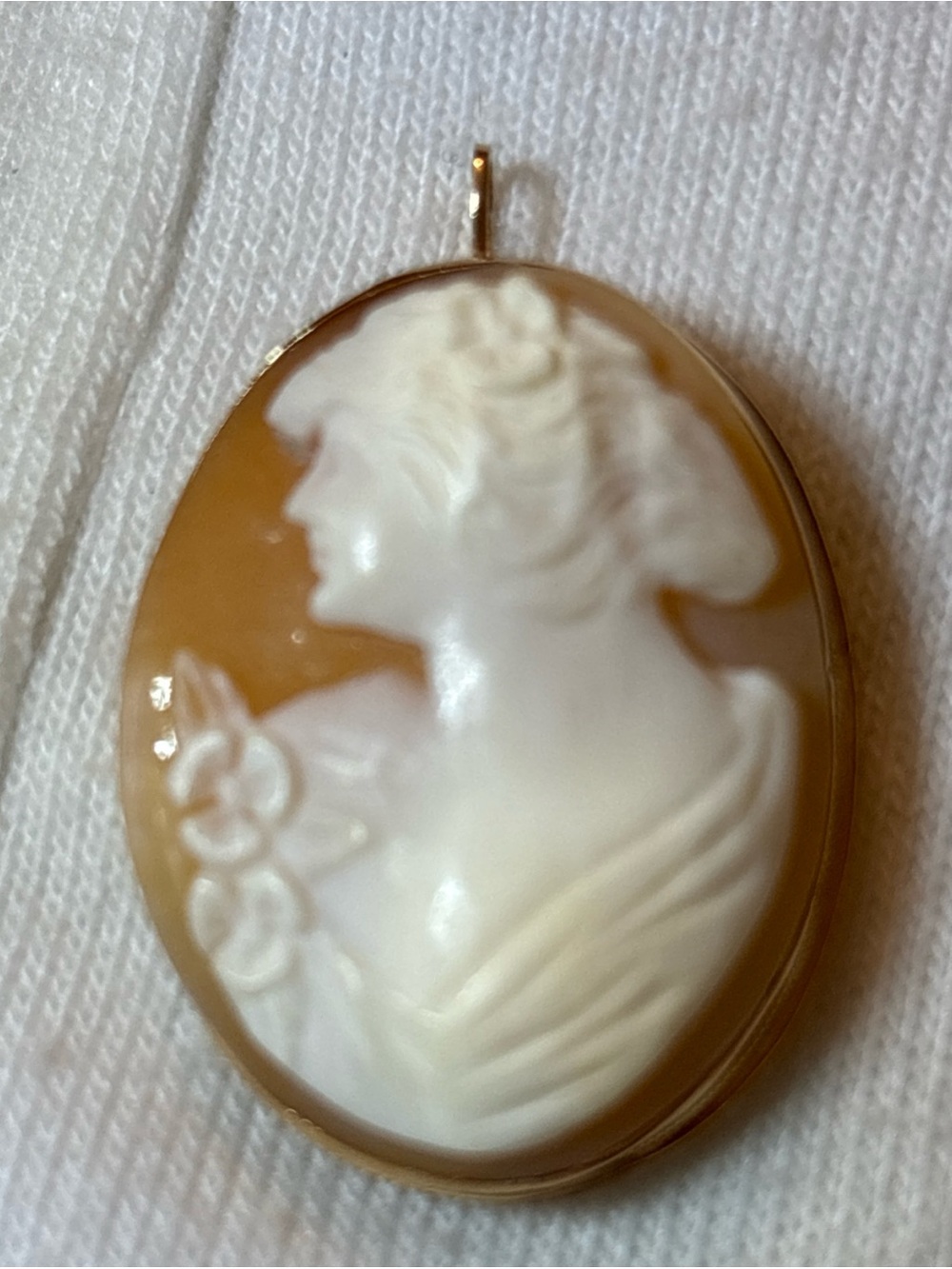 14 k Gold Vintage Left Facing Cameo Brooch Pendant